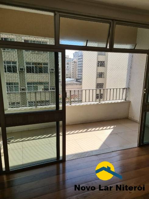 Apartamento à venda com 4 quartos, 250m² - Foto 4