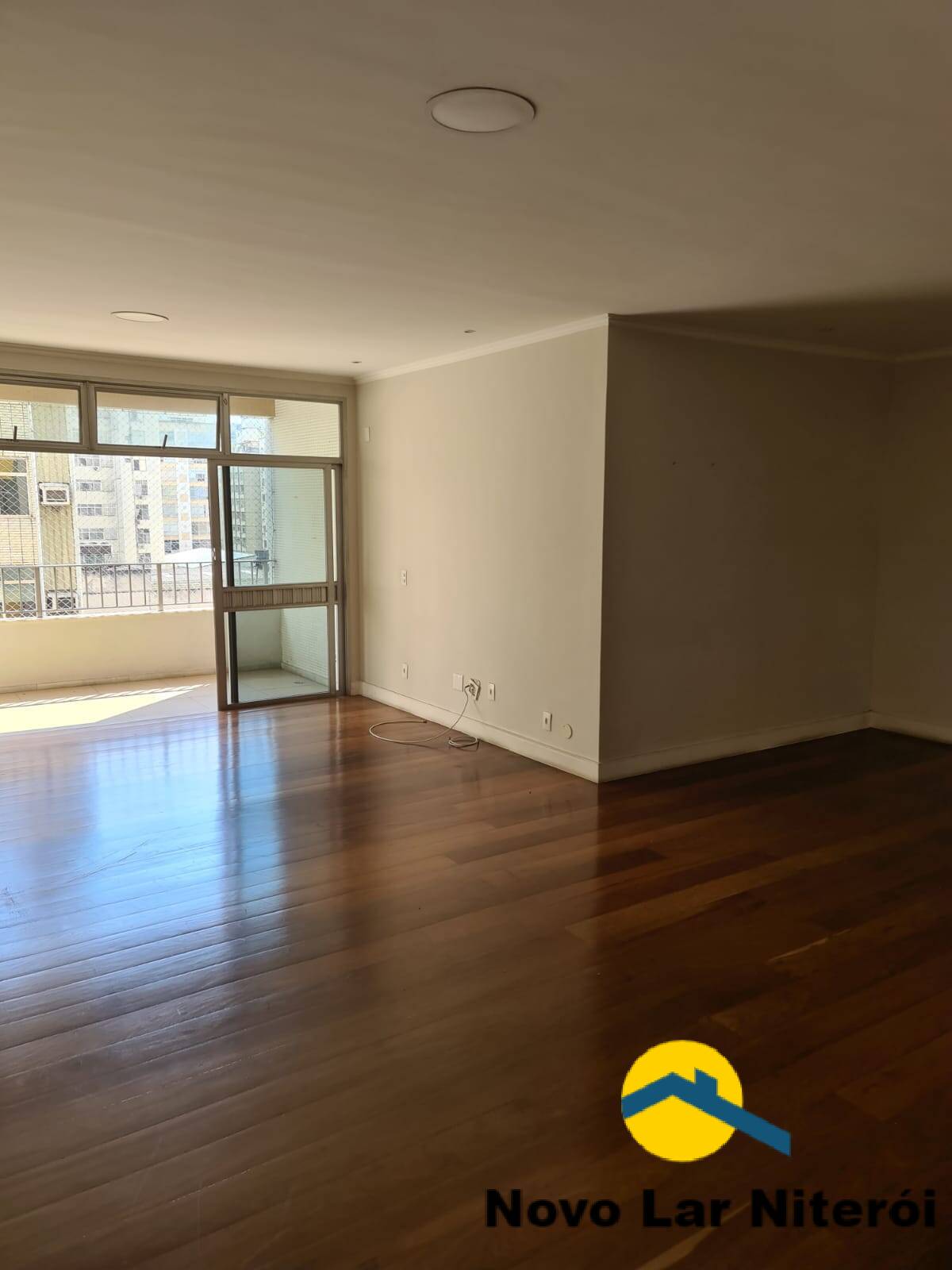 Apartamento à venda com 4 quartos, 250m² - Foto 3