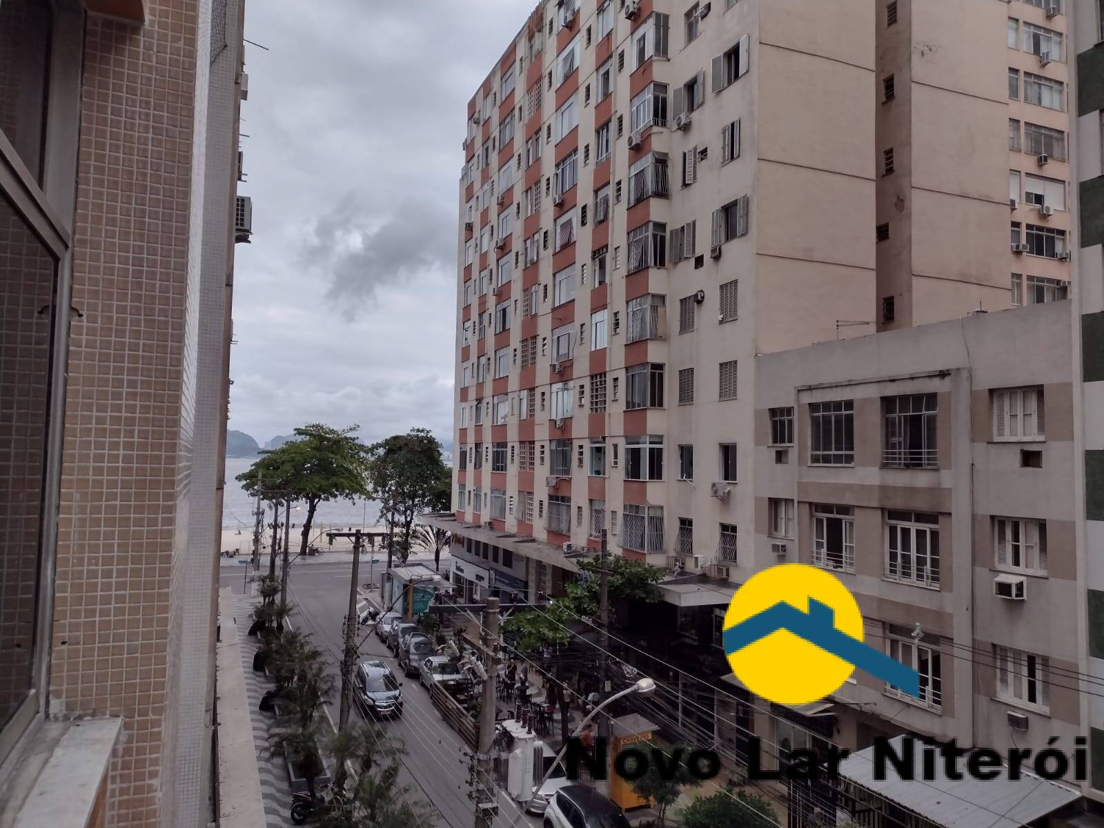 Apartamento à venda com 4 quartos, 250m² - Foto 2