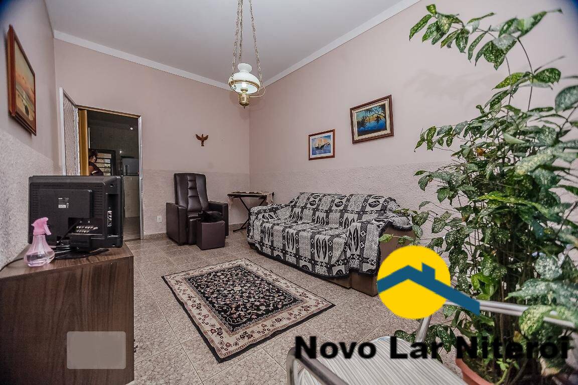 Casa à venda com 3 quartos, 450m² - Foto 1