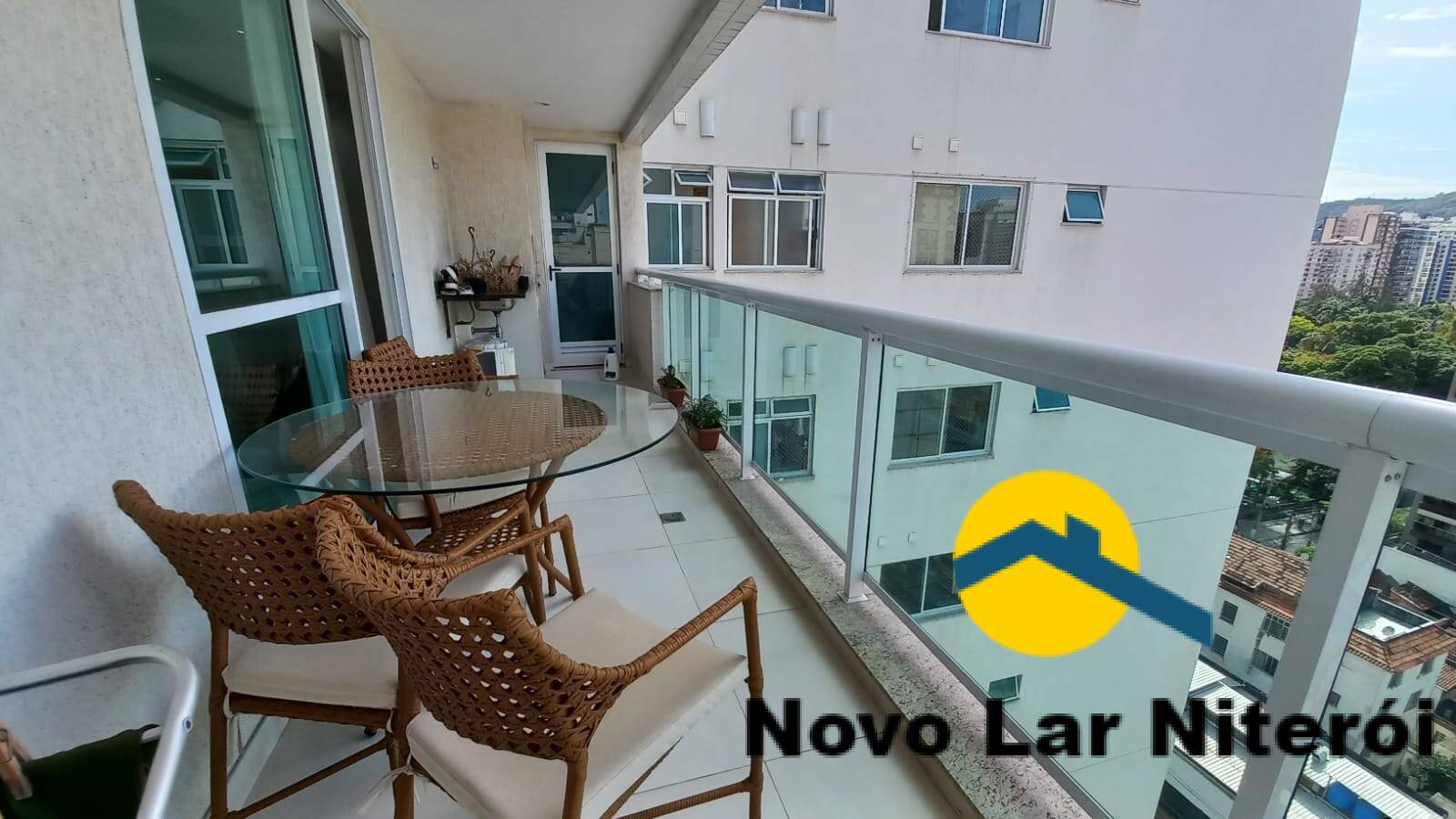 Apartamento à venda com 4 quartos, 125m² - Foto 2