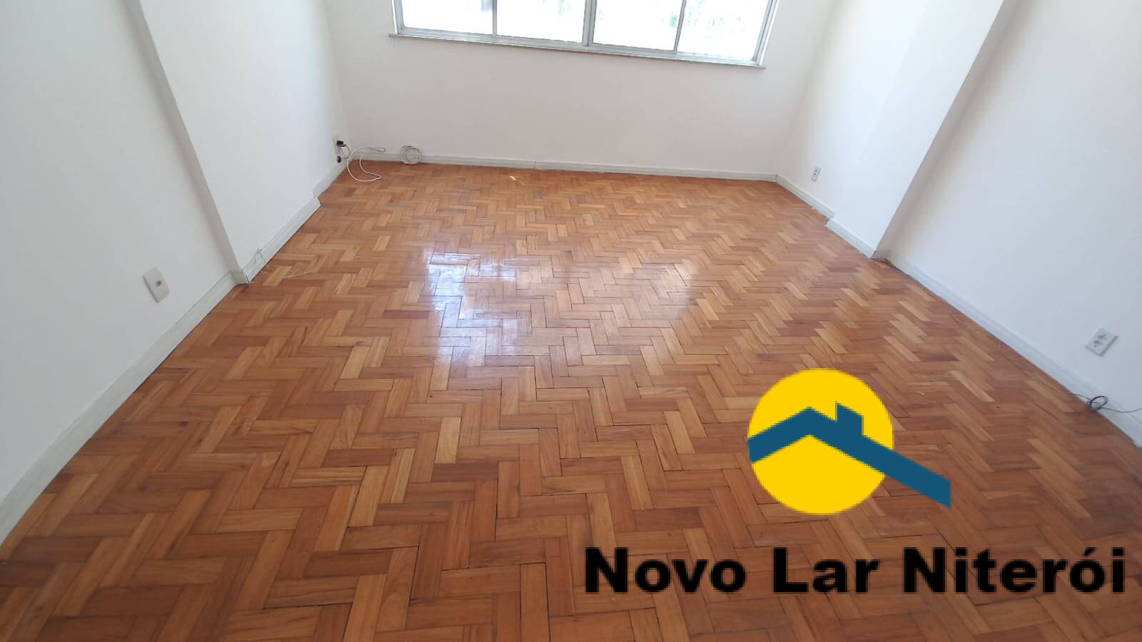 Apartamento à venda com 2 quartos, 70m² - Foto 2