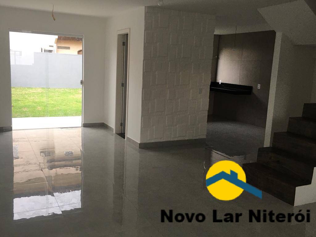 Casa à venda com 3 quartos, 136m² - Foto 1