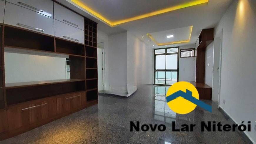 Apartamento à venda com 2 quartos, 80m² - Foto 1