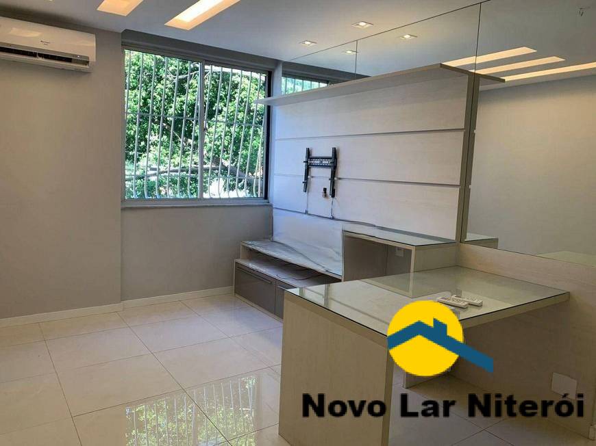 Apartamento à venda com 2 quartos, 75m² - Foto 1