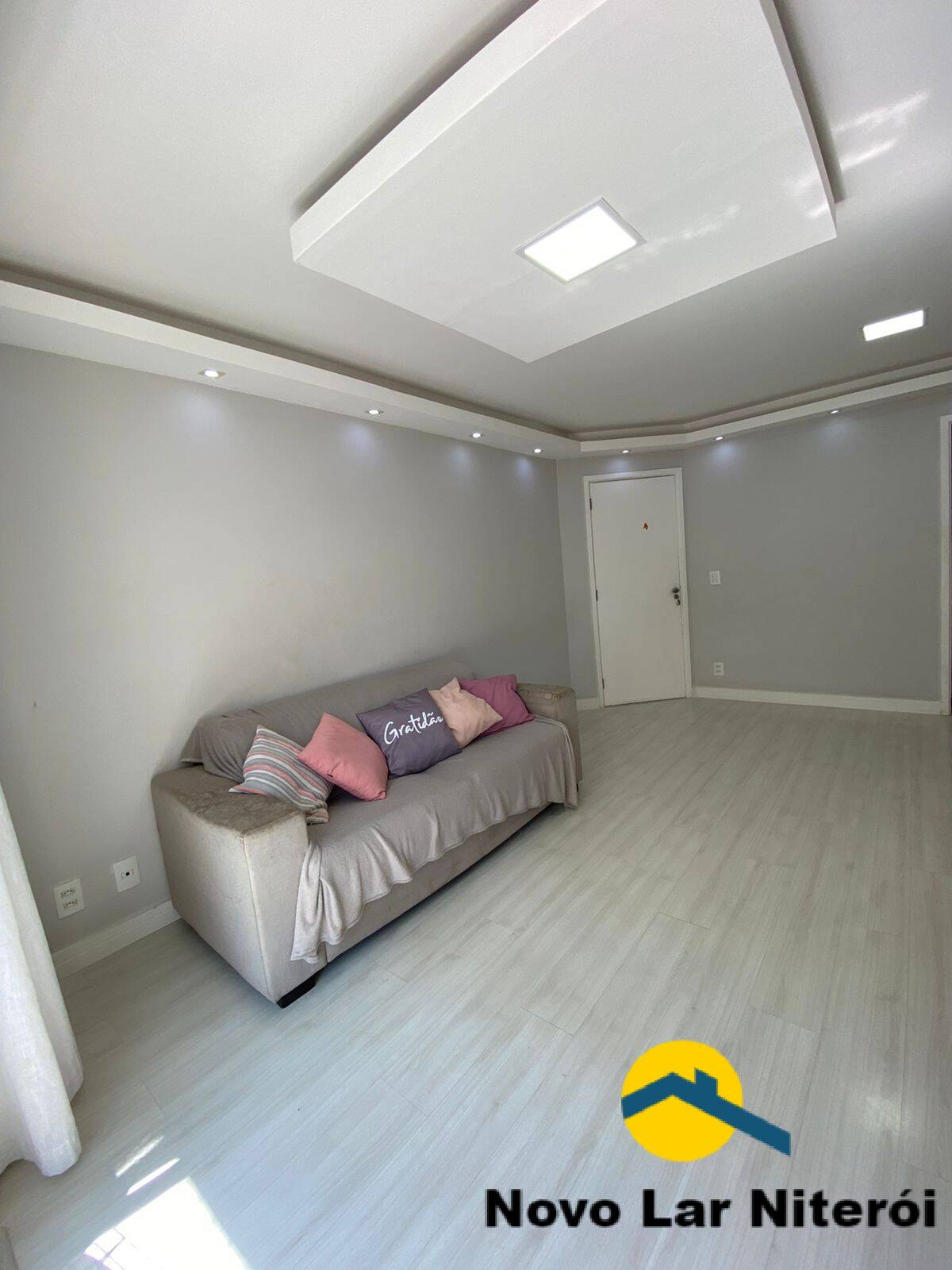 Apartamento à venda com 2 quartos, 70m² - Foto 4