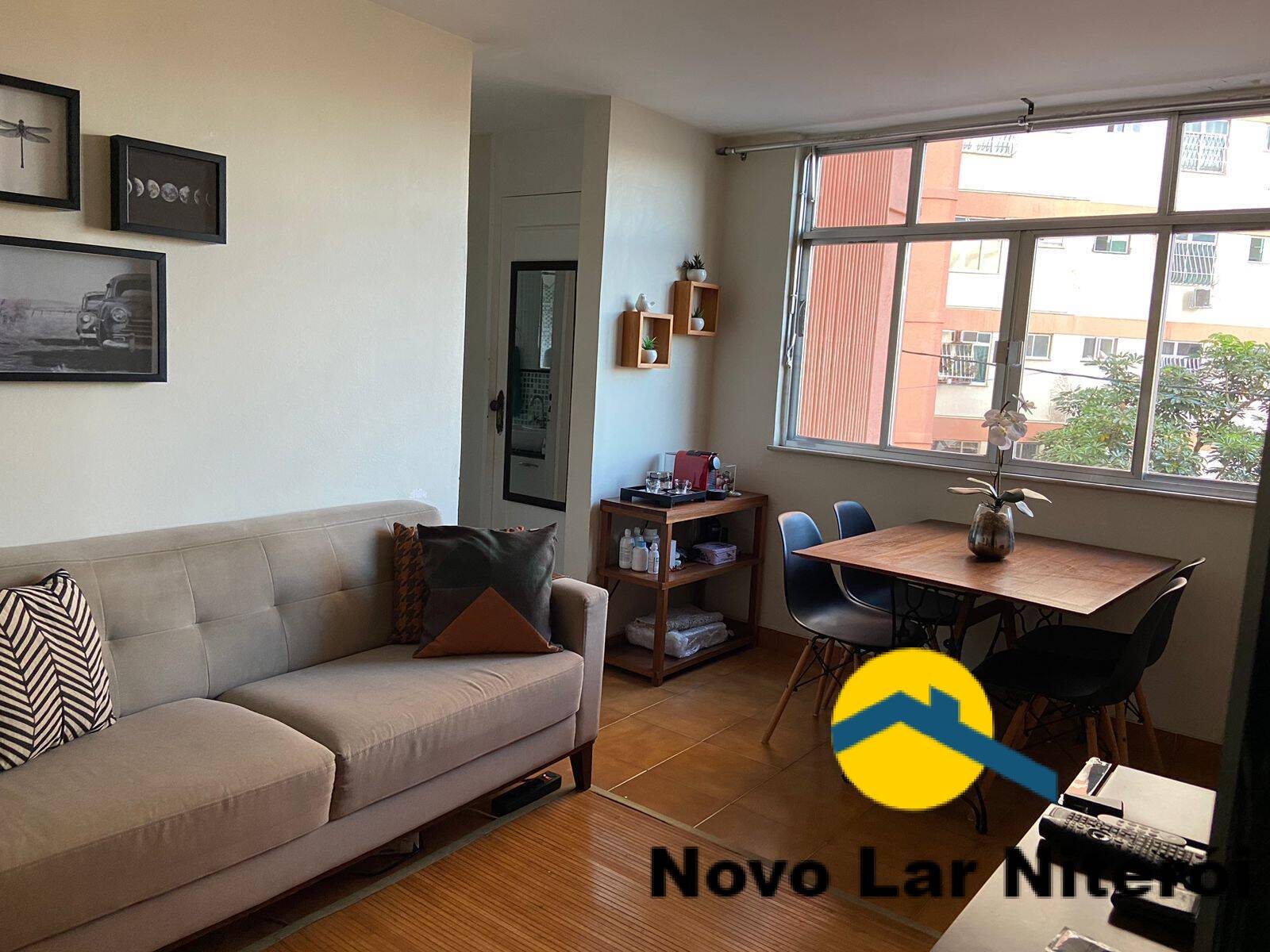 Apartamento à venda com 2 quartos, 60m² - Foto 1