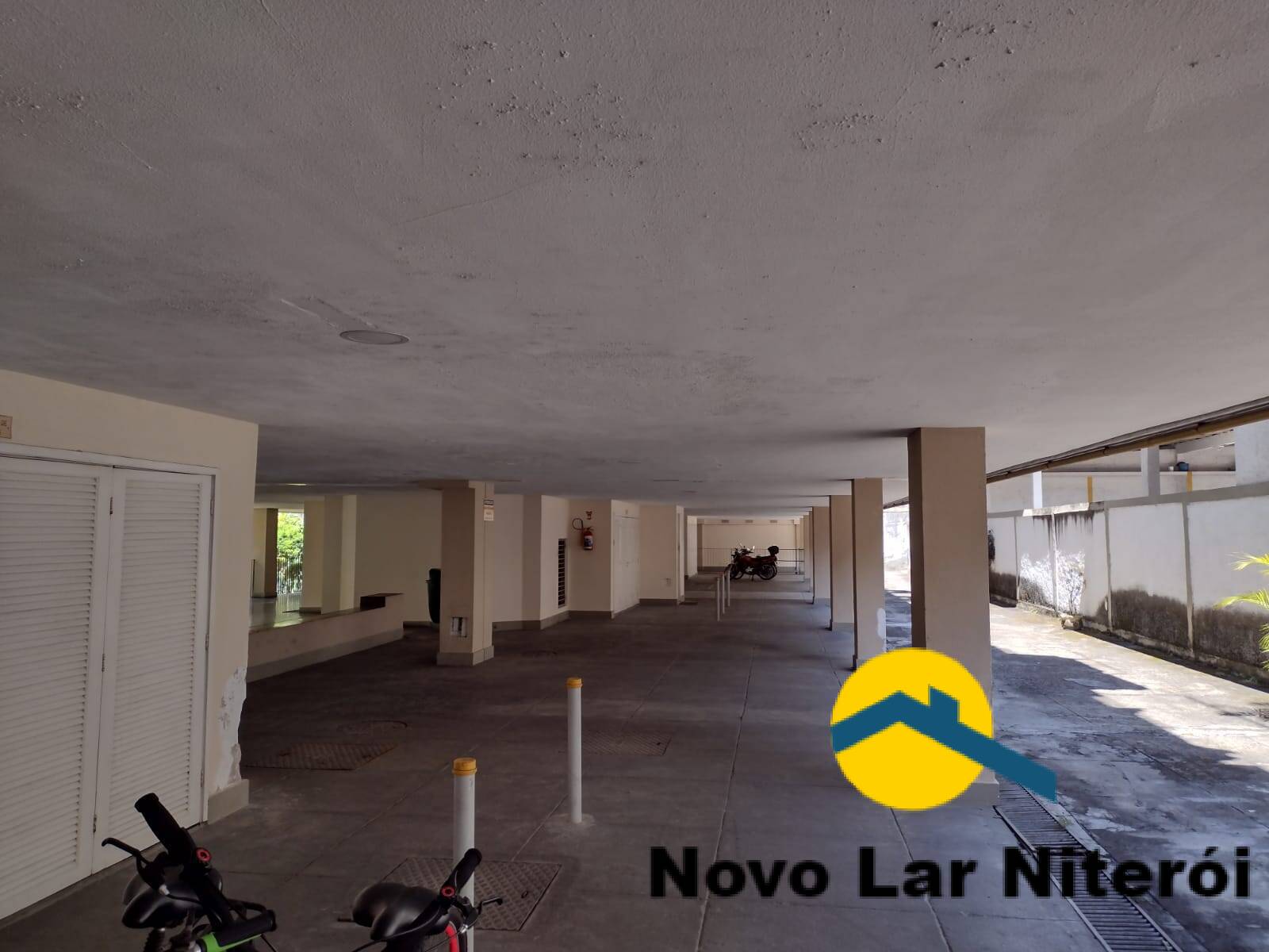 Apartamento à venda com 2 quartos, 75m² - Foto 23