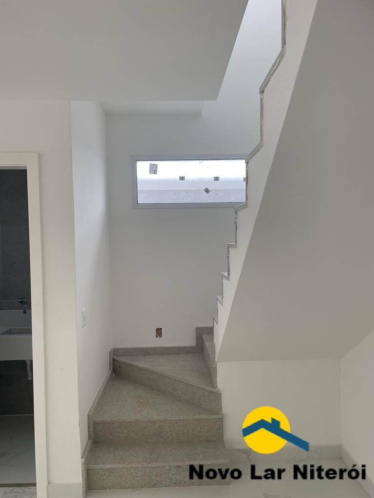 Casa à venda com 4 quartos, 177m² - Foto 4