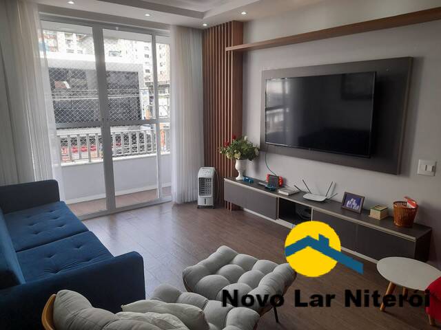 Apartamento à venda com 4 quartos, 210m² - Foto 1