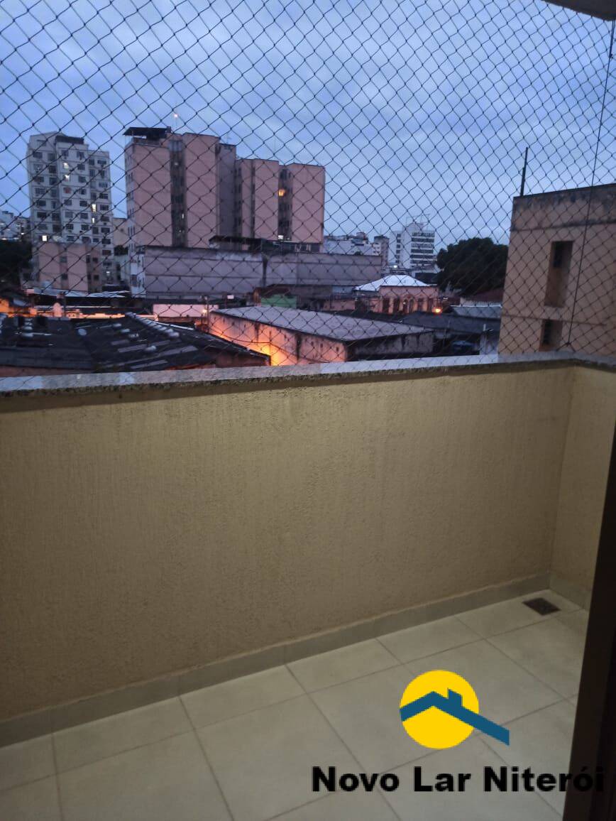 Apartamento à venda com 2 quartos, 69m² - Foto 2