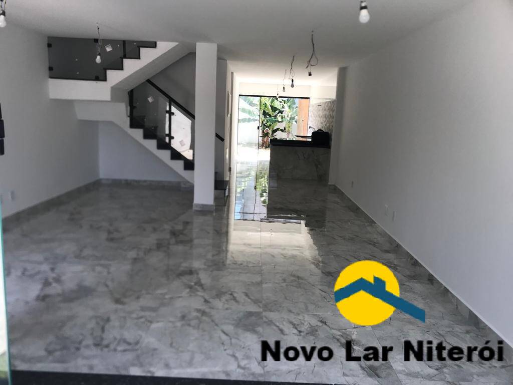 Casa à venda com 4 quartos, 140m² - Foto 1