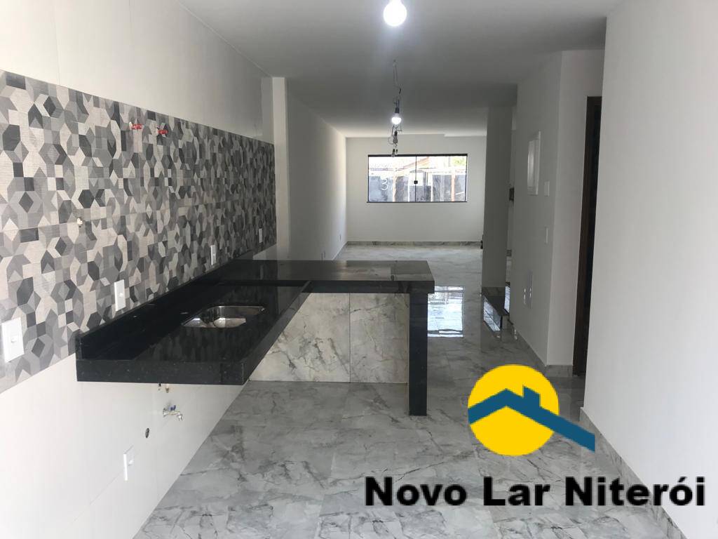 Casa à venda com 4 quartos, 140m² - Foto 4