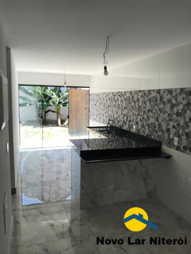 Casa à venda com 4 quartos, 140m² - Foto 3