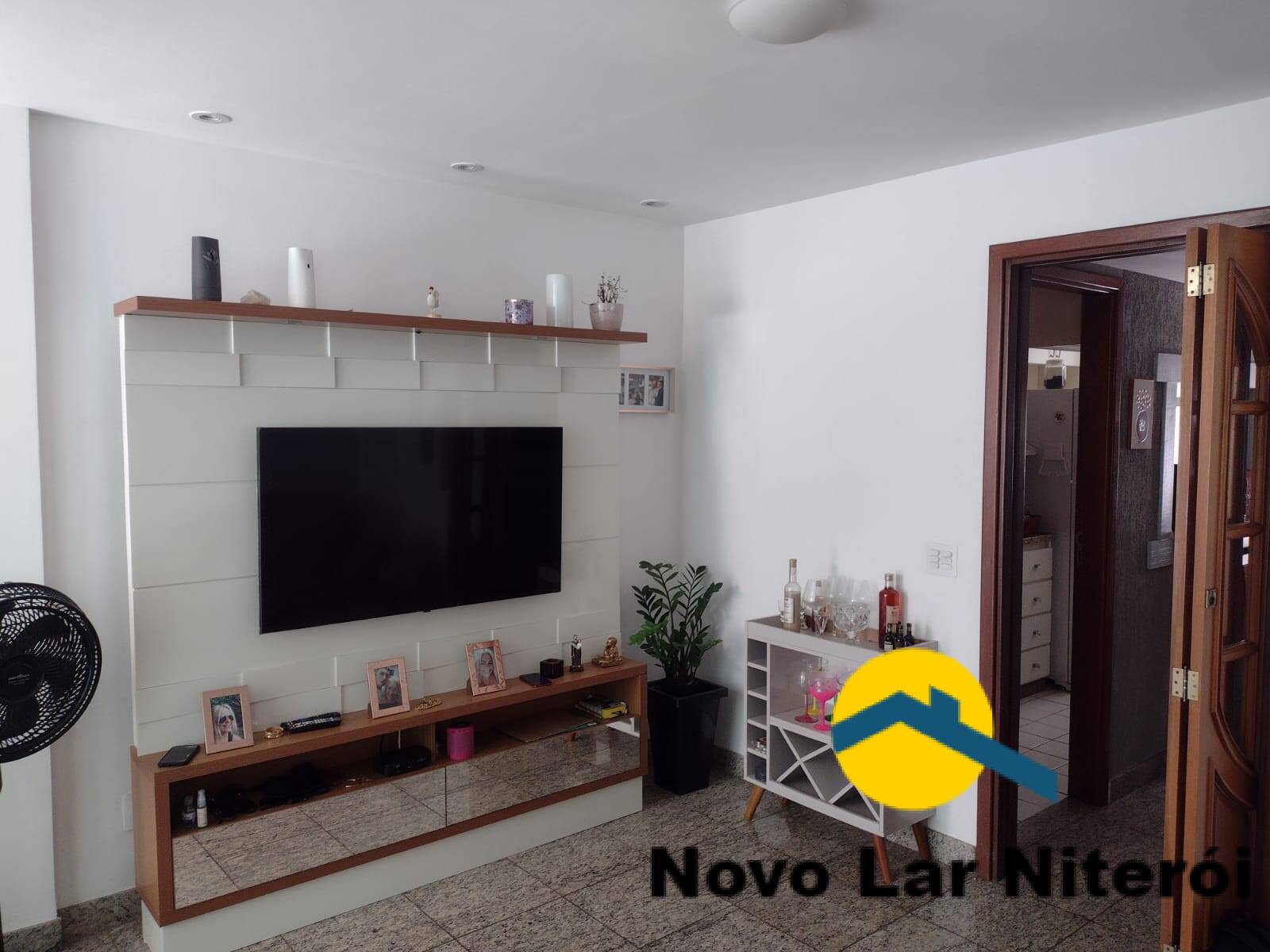 Casa à venda com 2 quartos, 132m² - Foto 2