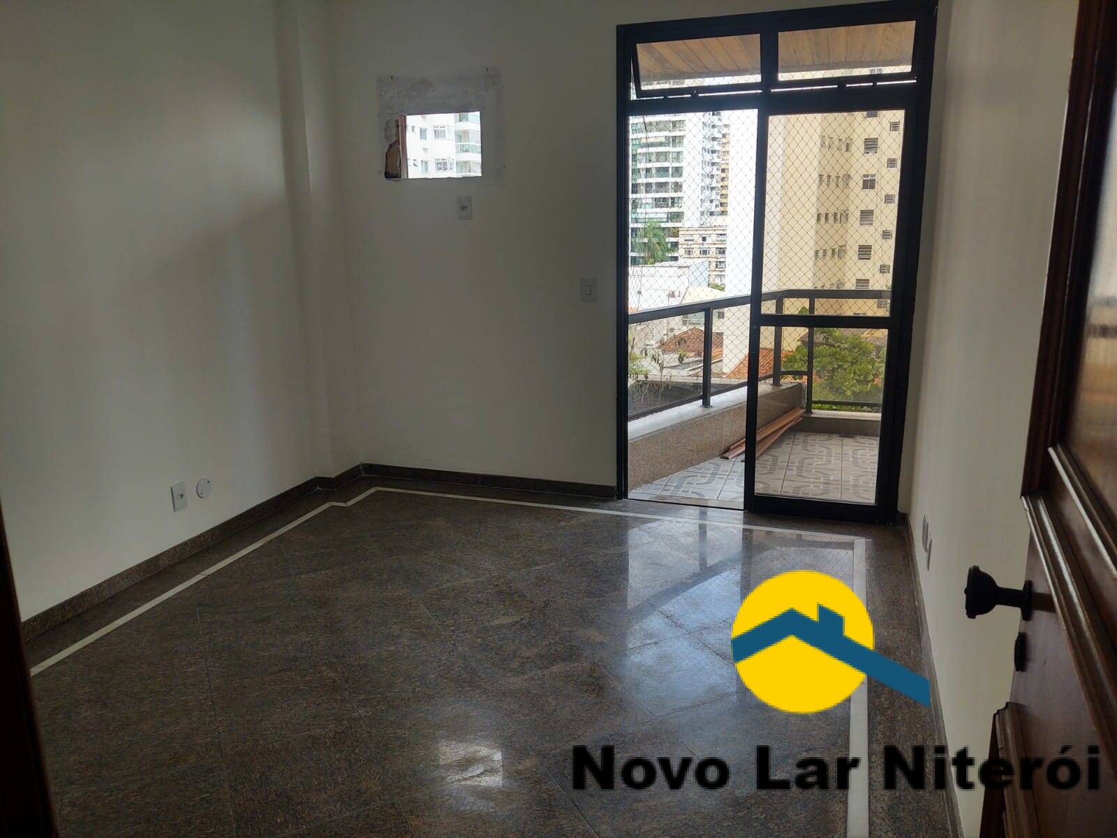 Apartamento à venda com 4 quartos, 180m² - Foto 34