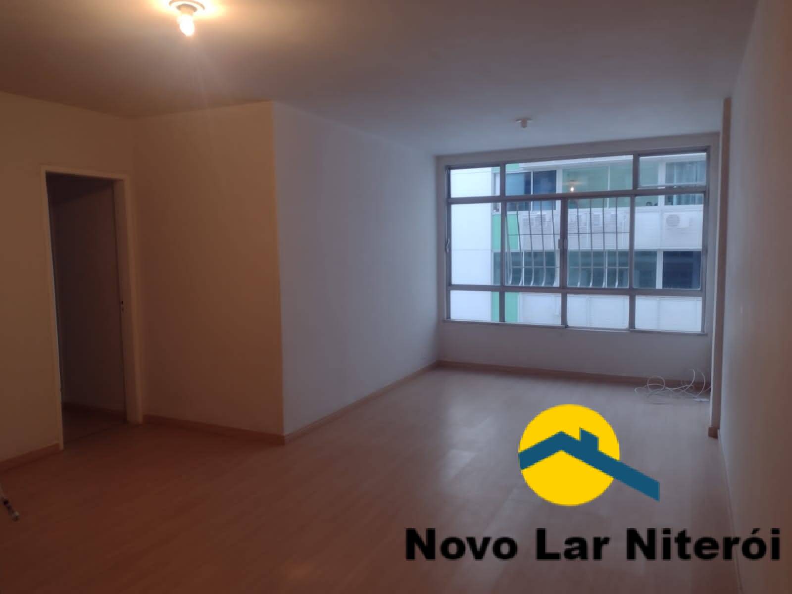 Apartamento à venda com 3 quartos, 110m² - Foto 2