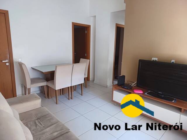 Apartamento à venda com 2 quartos, 75m² - Foto 2