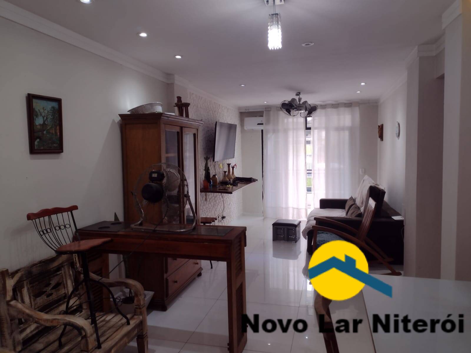 Apartamento à venda com 3 quartos, 150m² - Foto 2