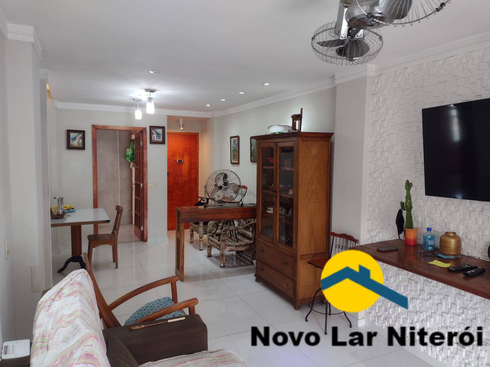 Apartamento à venda com 3 quartos, 150m² - Foto 1