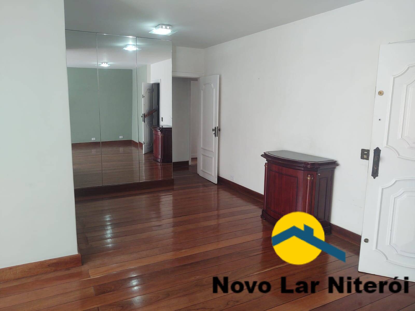 Apartamento à venda com 3 quartos, 140m² - Foto 3