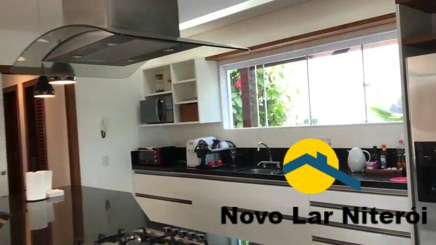 Casa à venda com 4 quartos, 357m² - Foto 11