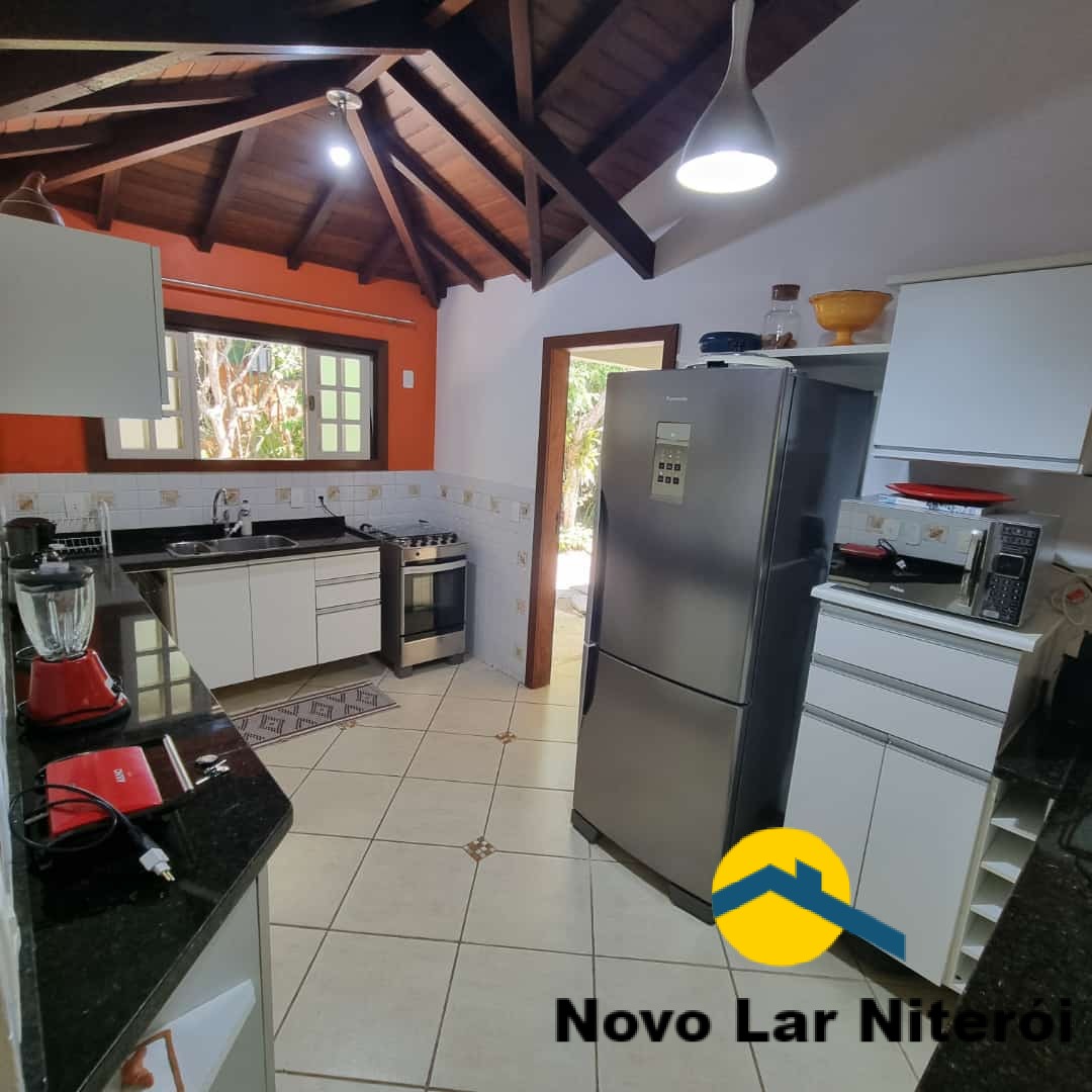 Casa à venda com 4 quartos, 127m² - Foto 14