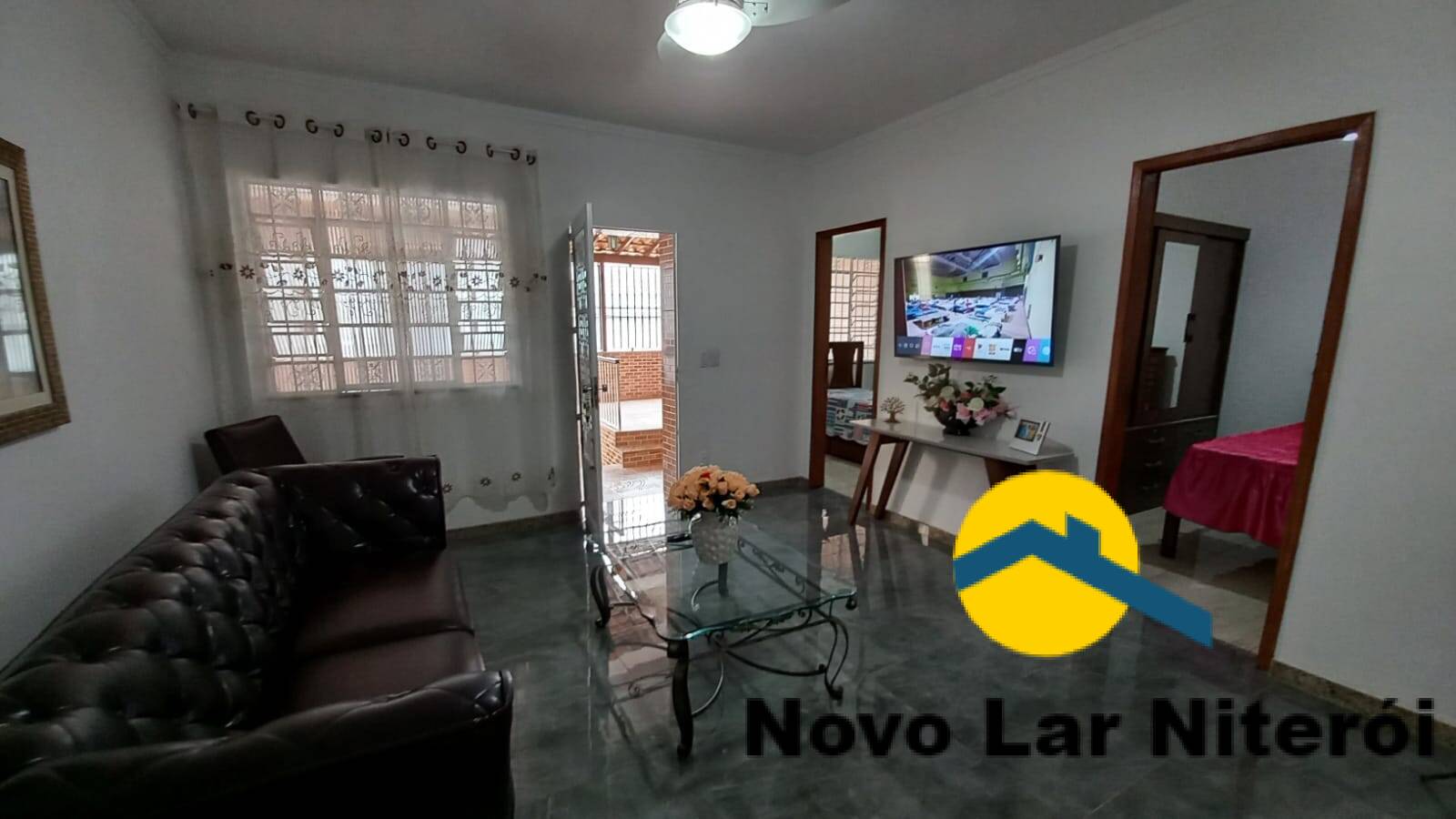 Casa à venda com 3 quartos, 177m² - Foto 1