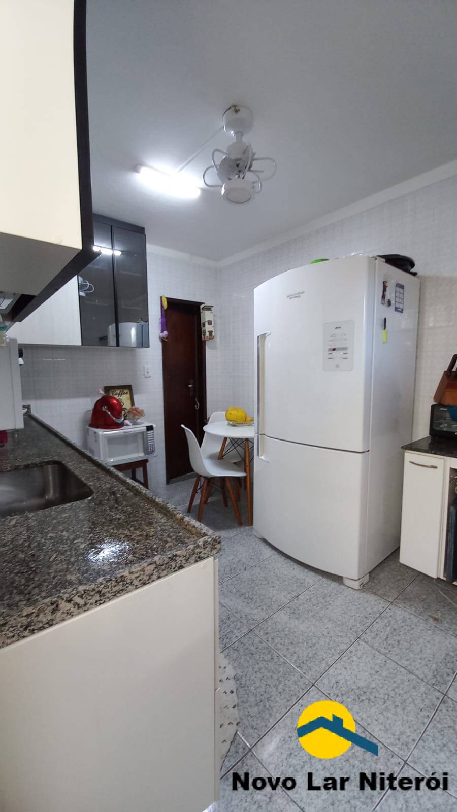 Casa à venda com 4 quartos, 240m² - Foto 26