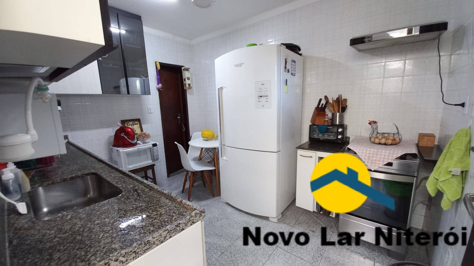 Casa à venda com 4 quartos, 240m² - Foto 21