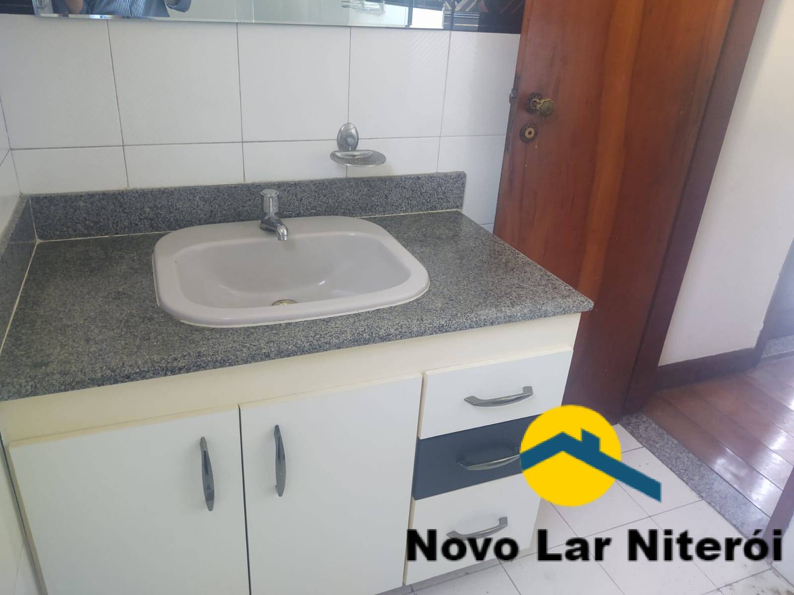 Casa à venda com 3 quartos, 250m² - Foto 11