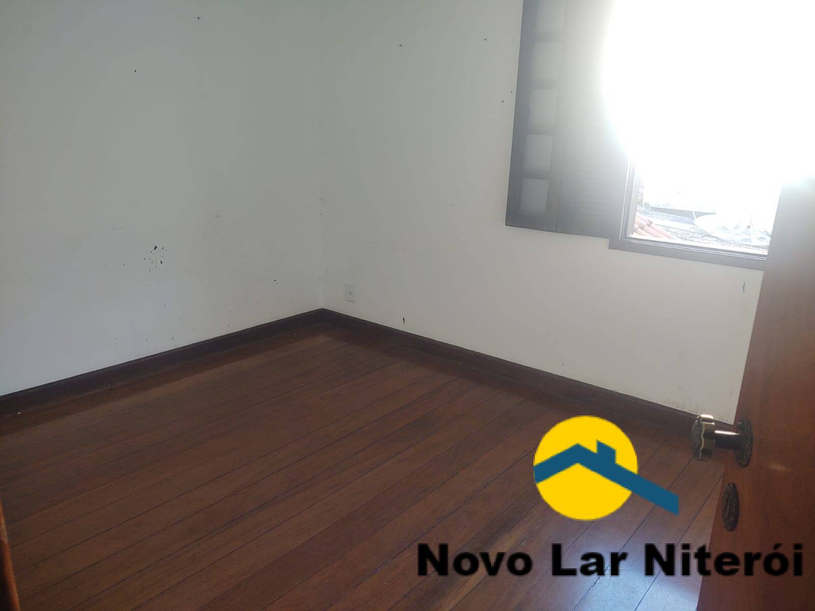 Casa à venda com 3 quartos, 250m² - Foto 22