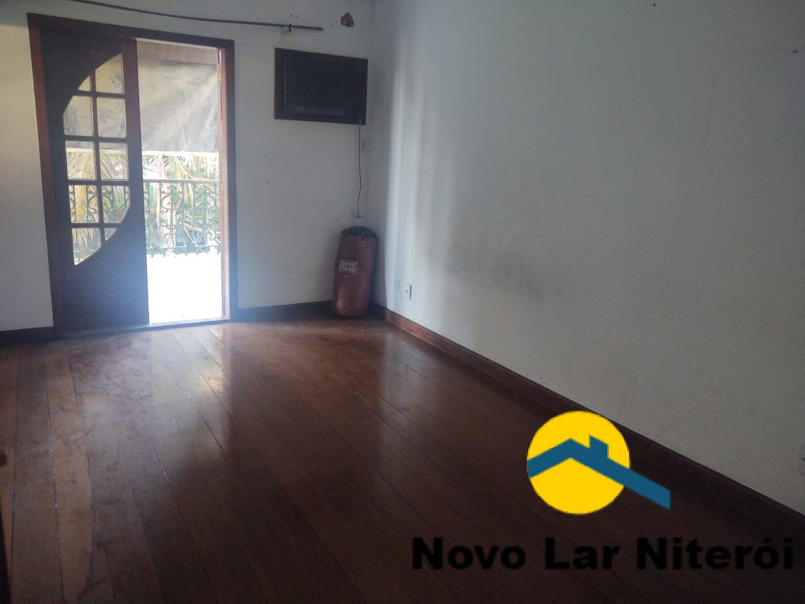 Casa à venda com 3 quartos, 250m² - Foto 8