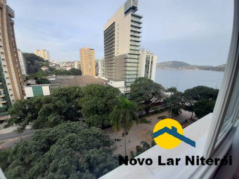 Apartamento à venda com 2 quartos, 75m² - Foto 1