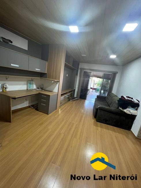 Casa à venda com 4 quartos, 196m² - Foto 1