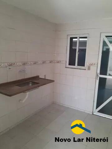 Casa à venda com 3 quartos, 80m² - Foto 2