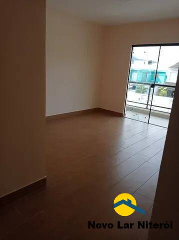 Casa à venda com 4 quartos, 210m² - Foto 2