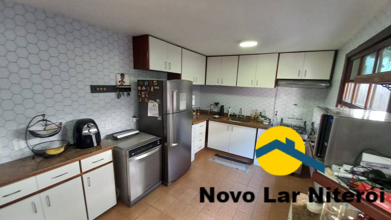 Casa de Condomínio à venda com 3 quartos, 290m² - Foto 34