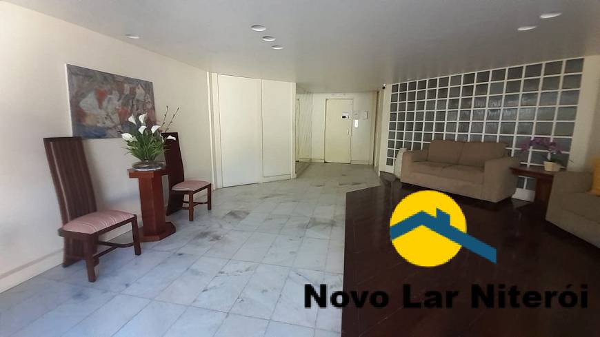 Apartamento à venda com 3 quartos, 130m² - Foto 2