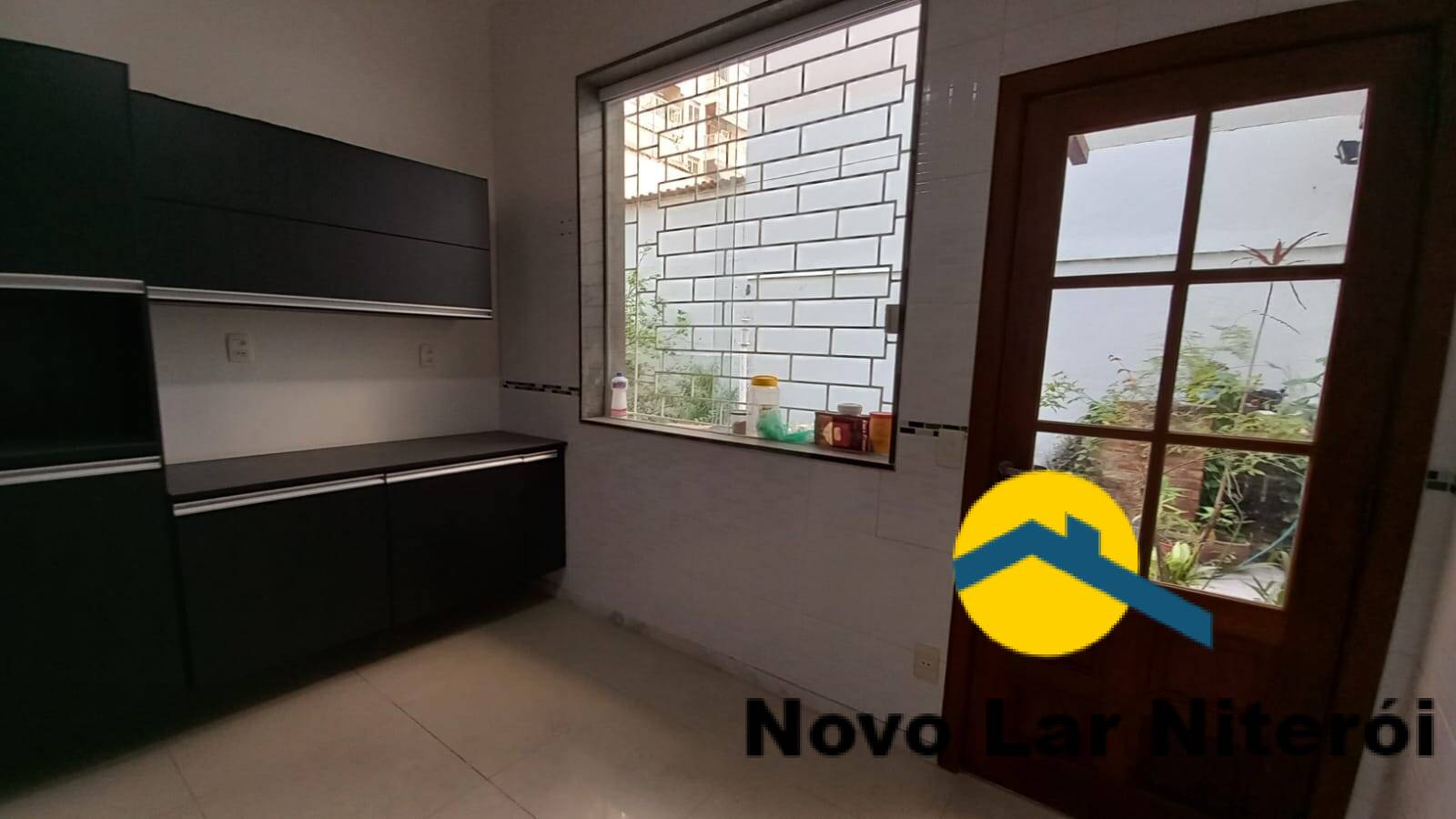 Casa à venda com 4 quartos, 220m² - Foto 18