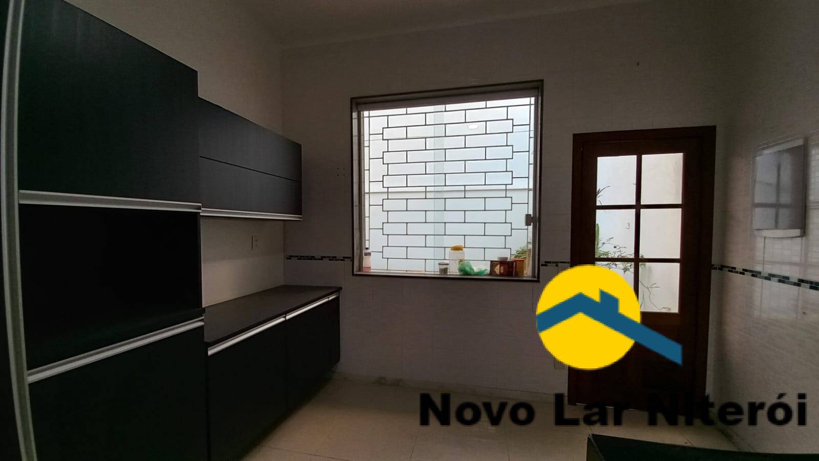 Casa à venda com 4 quartos, 220m² - Foto 17