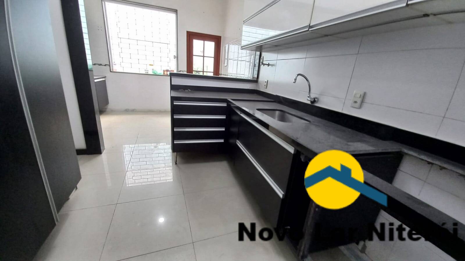 Casa à venda com 4 quartos, 220m² - Foto 20