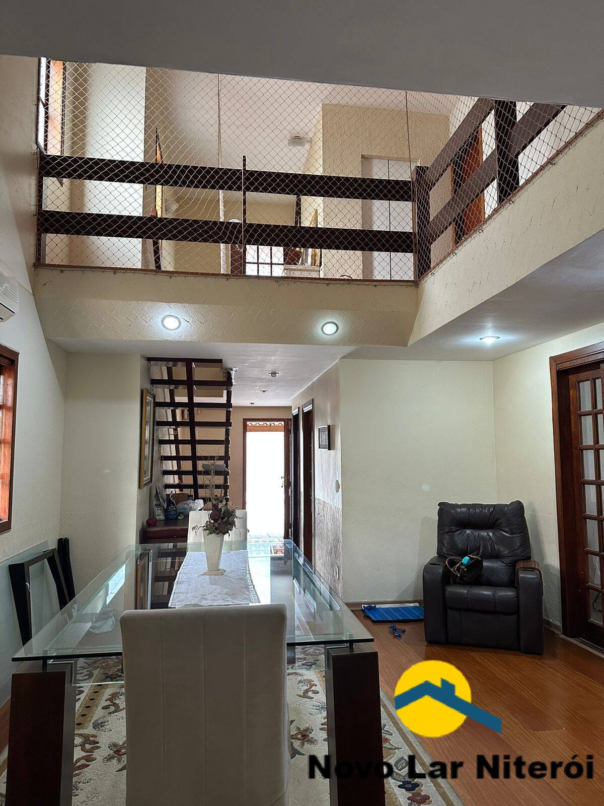 Casa à venda com 3 quartos, 302m² - Foto 11