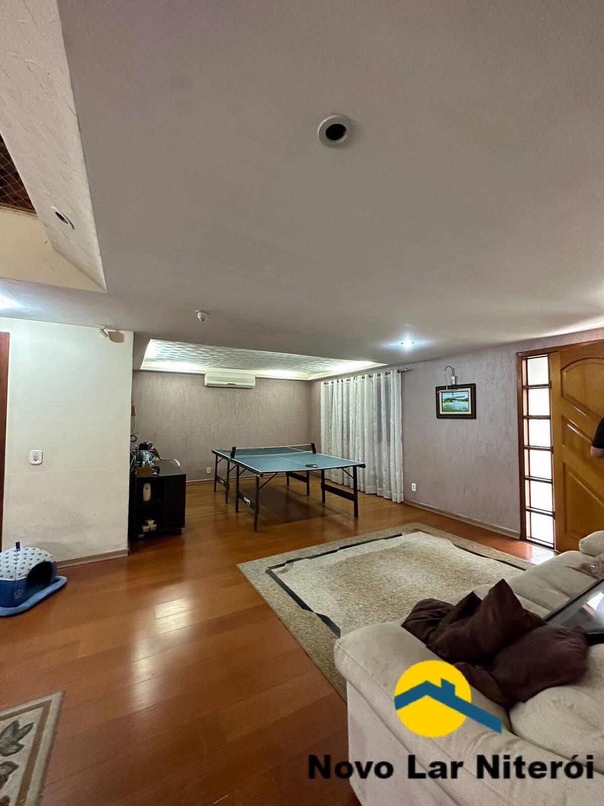 Casa à venda com 3 quartos, 302m² - Foto 2