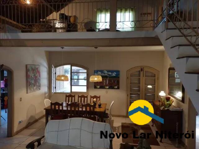 Casa à venda com 5 quartos, 250m² - Foto 3