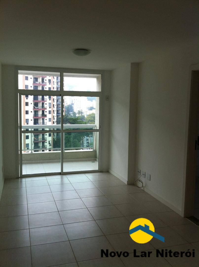 Apartamento à venda com 2 quartos, 75m² - Foto 1