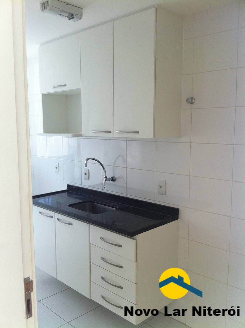 Apartamento à venda com 2 quartos, 75m² - Foto 9