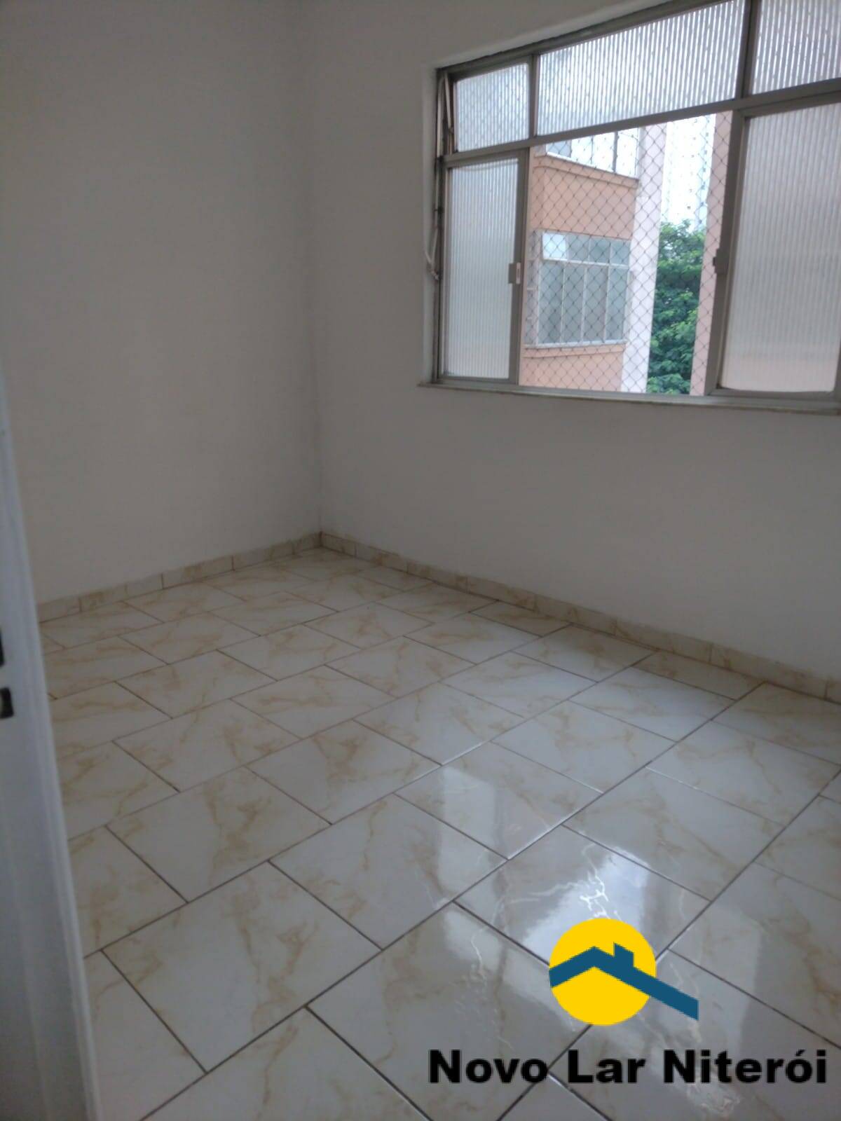 Apartamento à venda com 2 quartos, 80m² - Foto 2