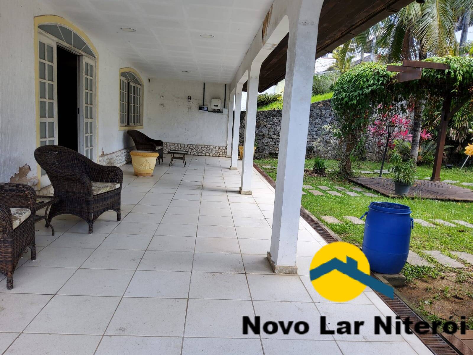 Casa à venda com 5 quartos, 320m² - Foto 35