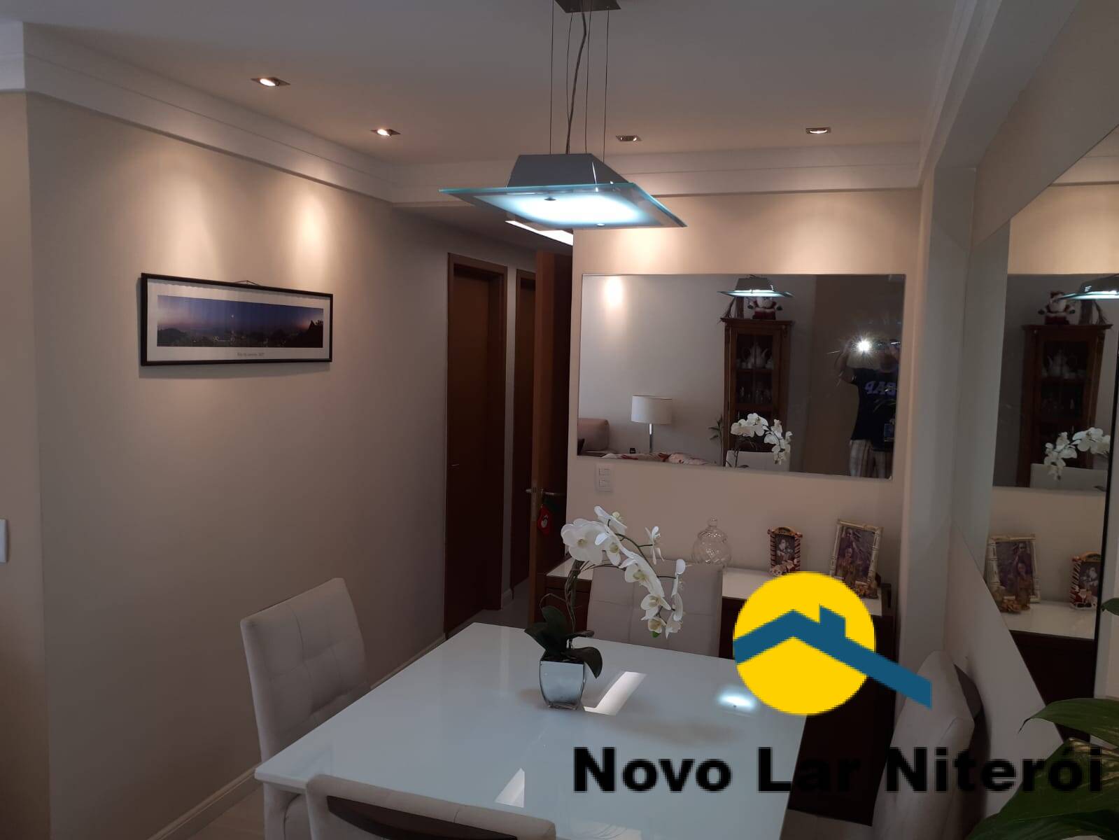 Apartamento à venda com 2 quartos, 75m² - Foto 2